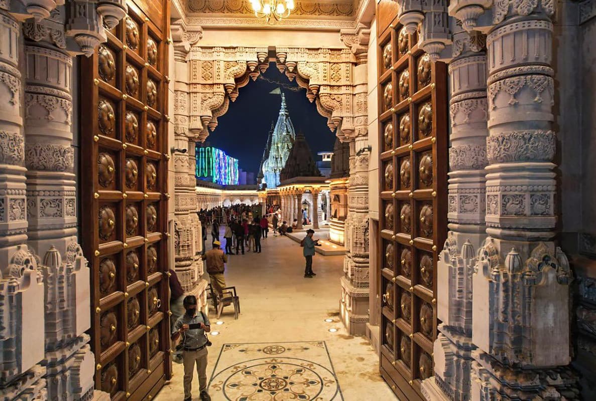 Kaashi Vishwanath Temple image 8